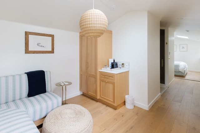Studio Suite, 1 King Bed, Bathtub, Garden View