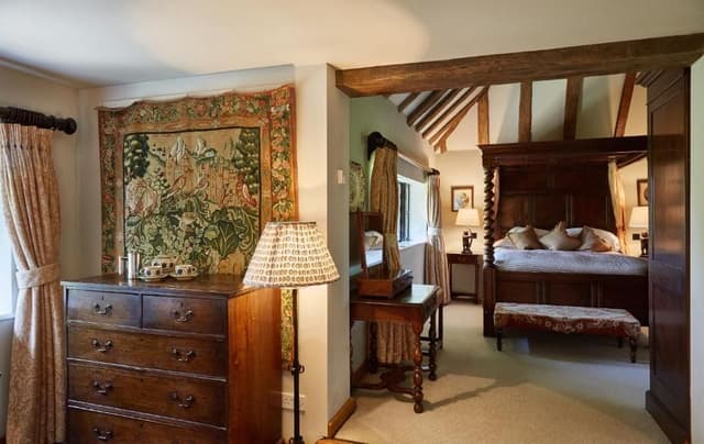 Feature Four Poster Room