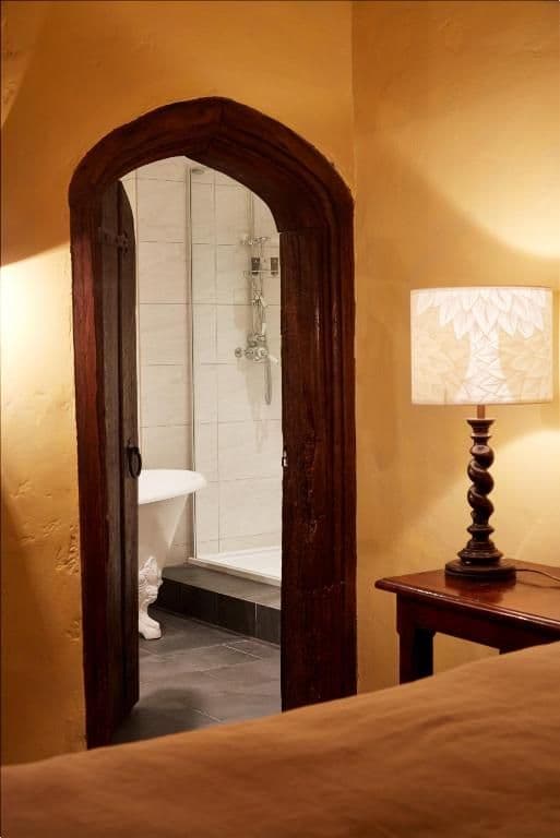 Feature Four Poster Room