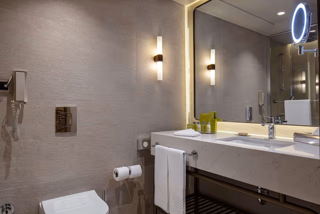 KING SEA VIEW ROOM