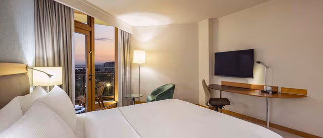 KING SEA VIEW ROOM