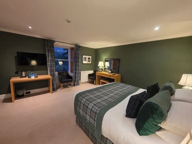 Double Room (3)
