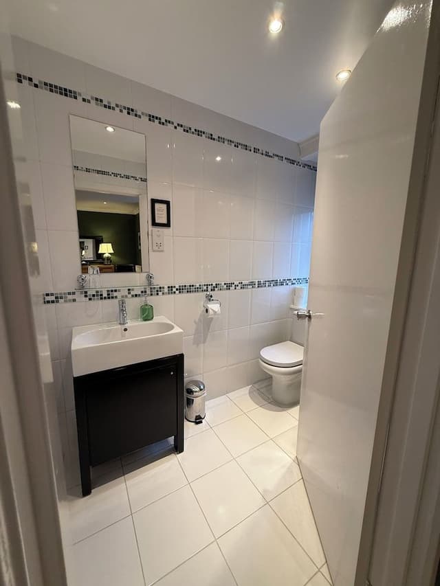 Double Room (3)
