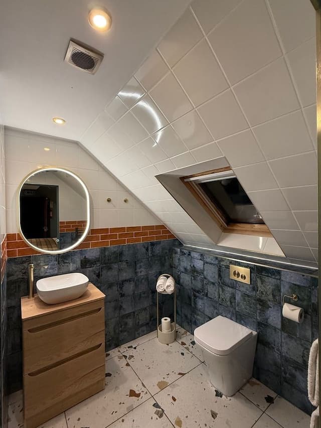 Double Room (14)