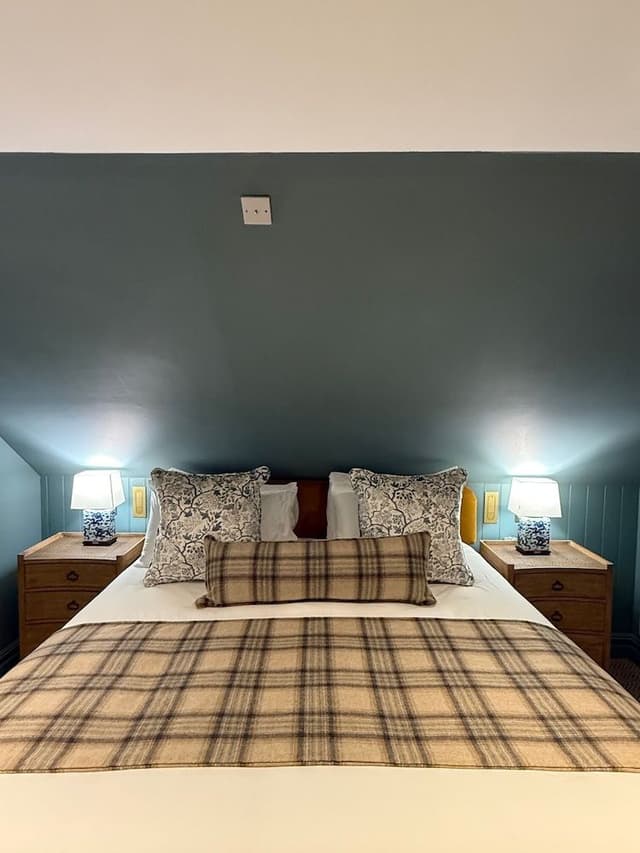 Double Room (14)