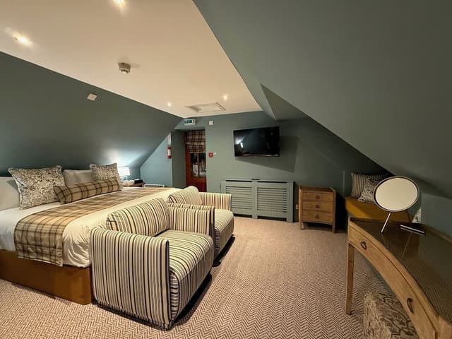 Double Room (14)