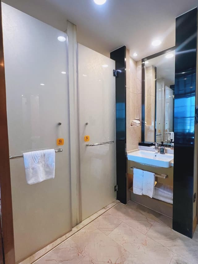 2 Bed Twin Superior Room