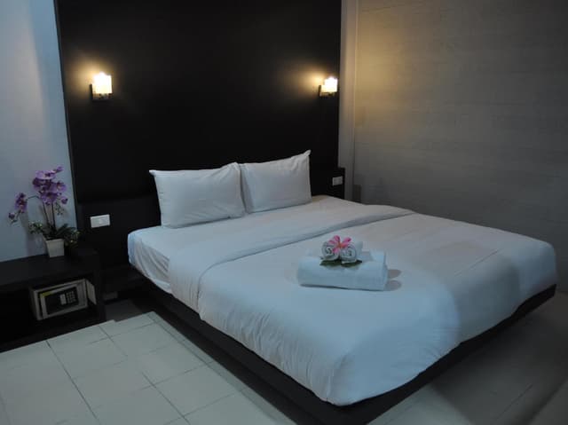 Standard Double Bed