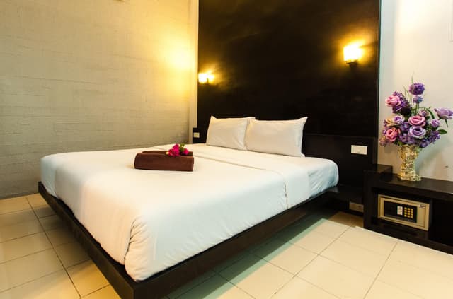 Standard Double Bed