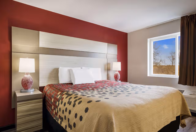 1 King Bed Non-Smoking Accessible