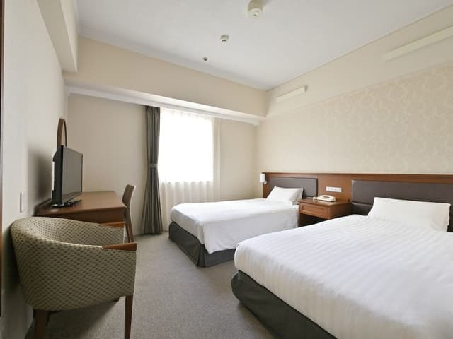 Economy Twin Room, Smoking
