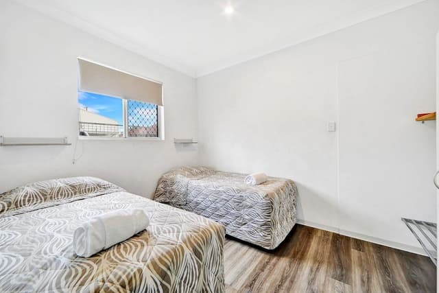 Family Room, Multiple Beds