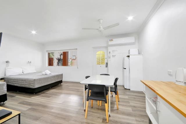 Family Room, Multiple Beds