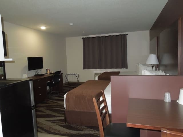 Standard Room, 1 Queen Bed
