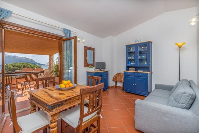 Family Apartment, Multiple Bedrooms, 2 Bathrooms (Erica Primo Piano 150m From the Beach)