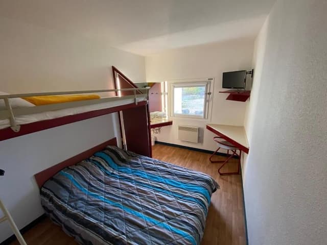 Economy Room
