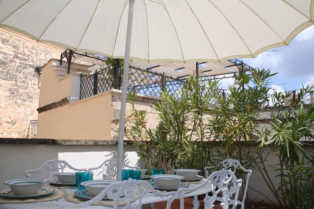 Family Room, Balcony