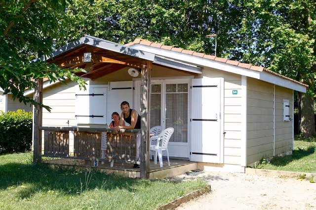 Chalet (Festival Des Lanternes 1)