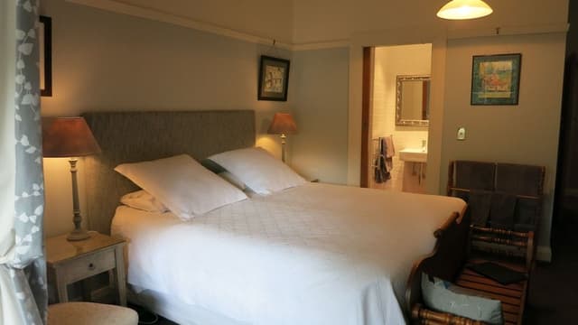 Standard Studio, Non Smoking, Balcony (SuperKing Ensuite Sunroom)