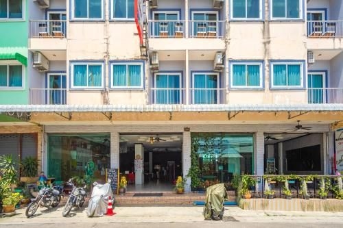อาร์ต แมนชั่น ป่าตอง โฮเทล (Art Mansion Patong Hotel)0