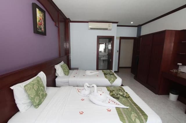 Standard Twin Room, No Windows