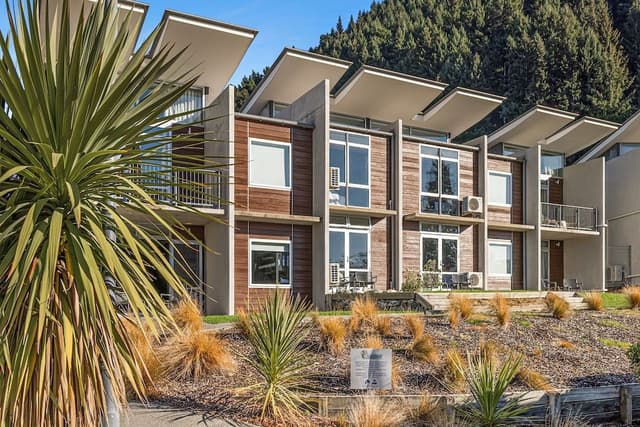 Superior Mountain View Studio - Sleeps 4