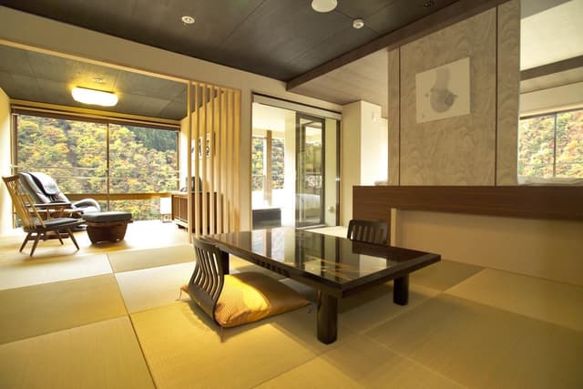 Deluxe Japanese Suite