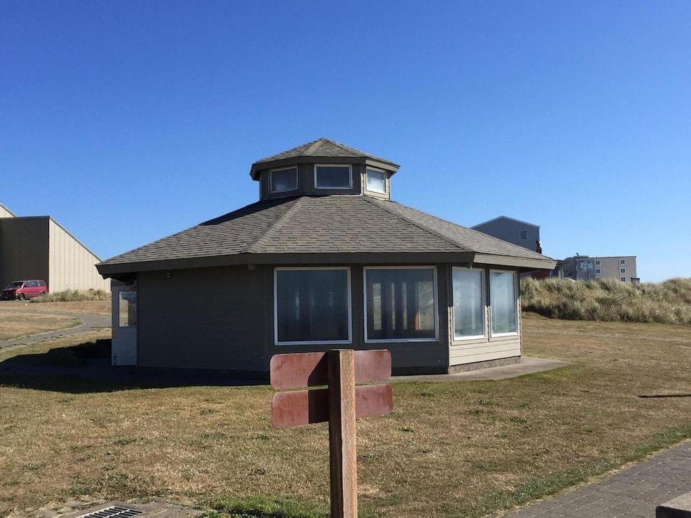 Summer Wind Budget Motel3