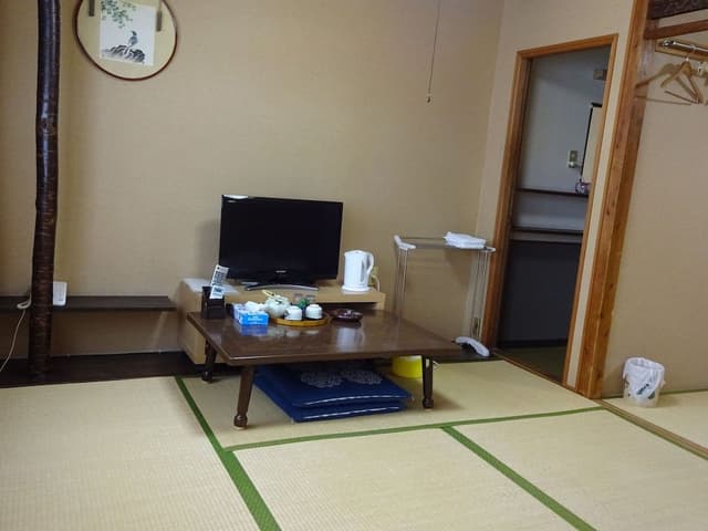 Japanese Style 10 Tatami-mat Room, Shared Bathroom