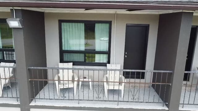 Standard Room, 1 Queen Bed, Balcony (2nd floor)
