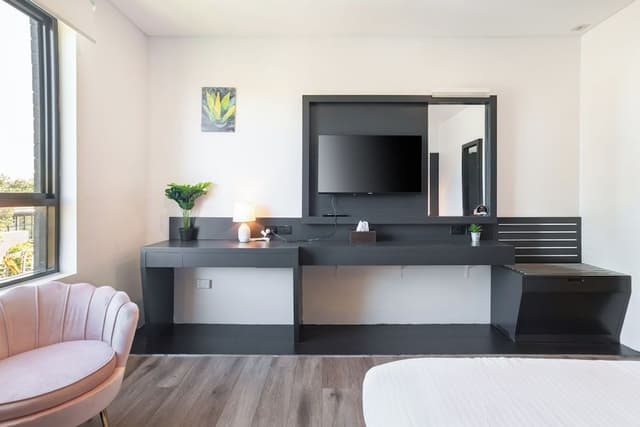 Deluxe Queen Room