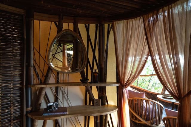 Tree House - One Bedroom Valley View