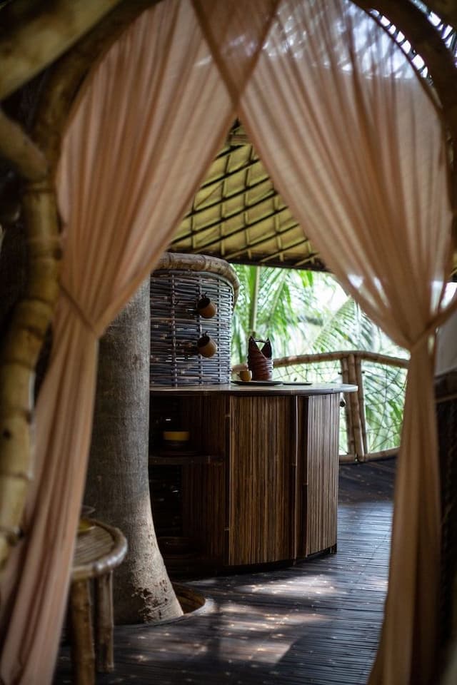 Tree House - One Bedroom Valley View