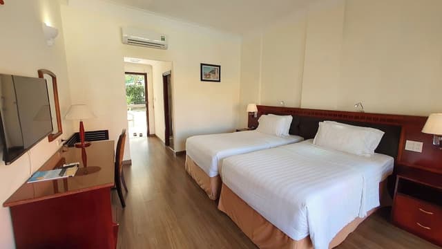 Panorama Room, Garden View