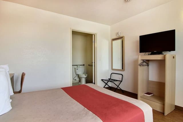 Standard Room, 2 Double Beds, Non Smoking