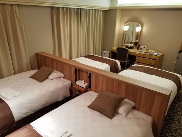 Basic Quadruple Room, Non Smoking (Mount)