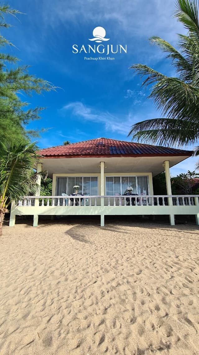 Bungalow with Seaview