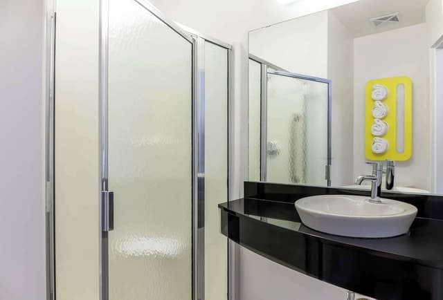 Deluxe Room, 1 King Bed, Non Smoking, Kitchenette