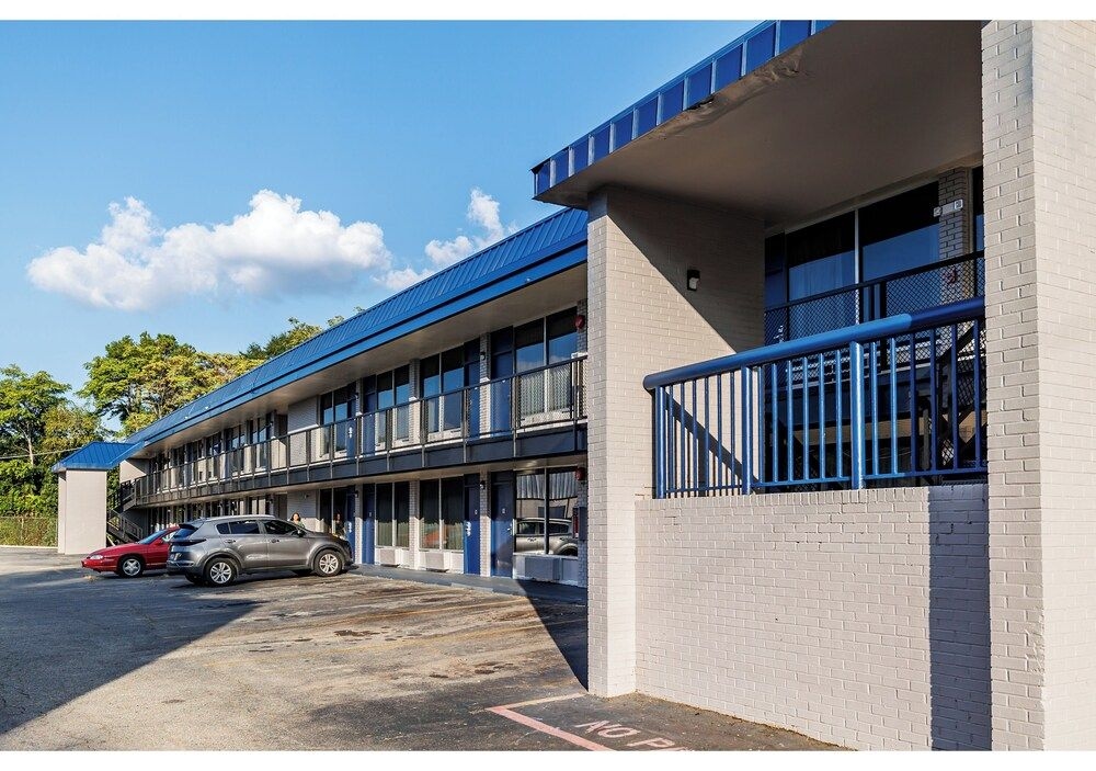 Country Hearth Inn - Greenville3