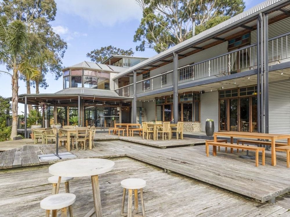 The Narrows Landing Hotel4