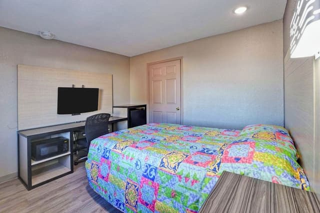 Room, 1 King Bed, Non Smoking