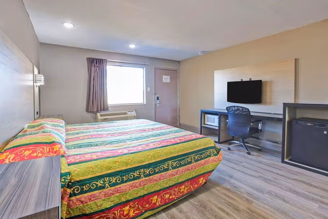 Deluxe Room, 1 King Bed, Non Smoking
