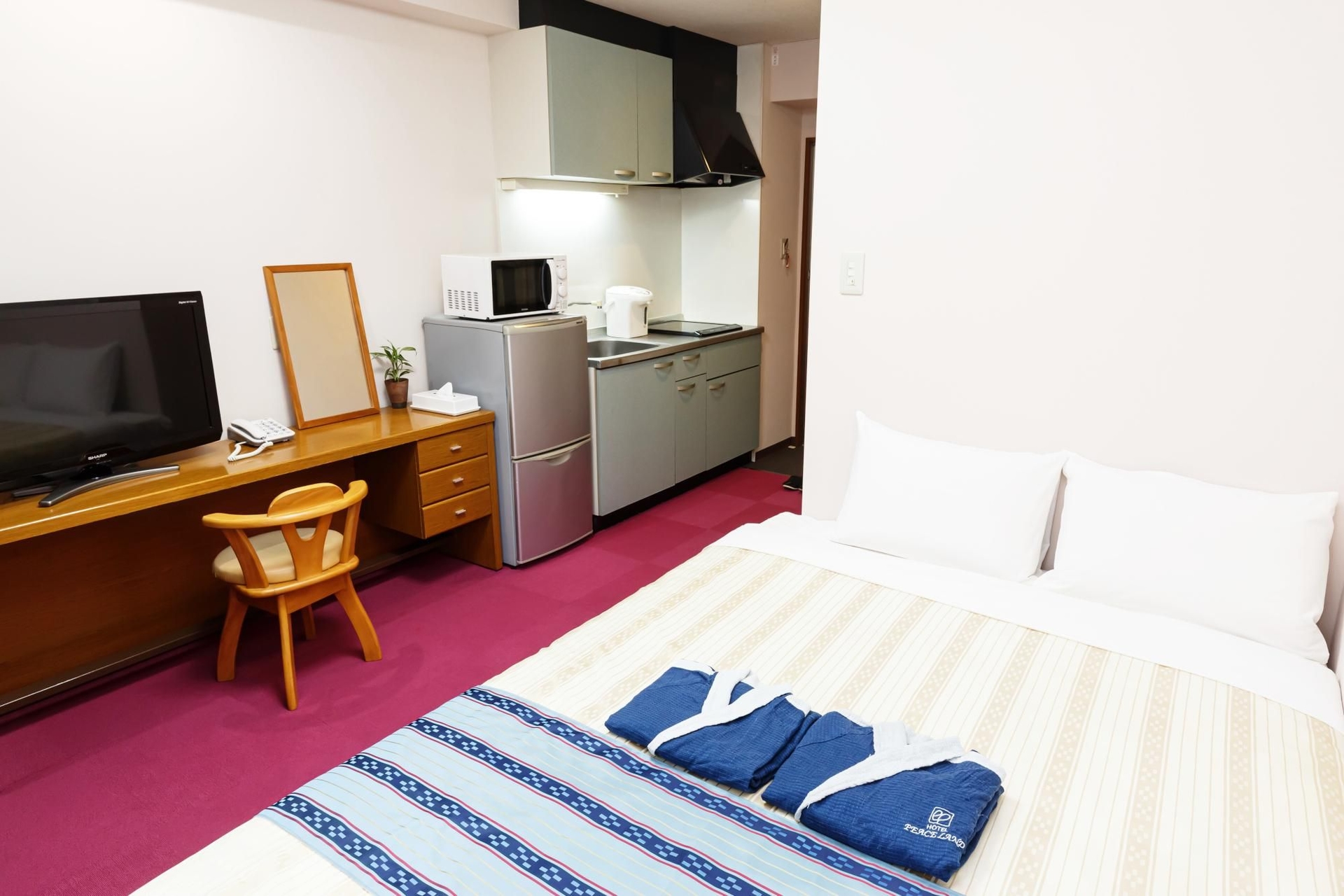 โรงแรม พีซแลนด์ คูเมะ (Hotel Peace Land Kume)2