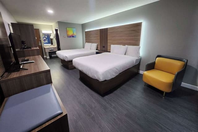 Room, 2 Queen Beds, Non Smoking