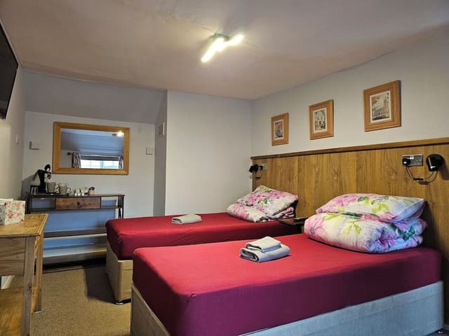 Family or Twin Room, Ensuite