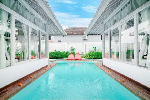 Basic Villa, Multiple Beds