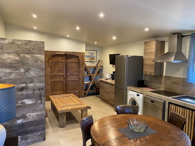Villa, 2 Bedrooms, Bay View, Poolside