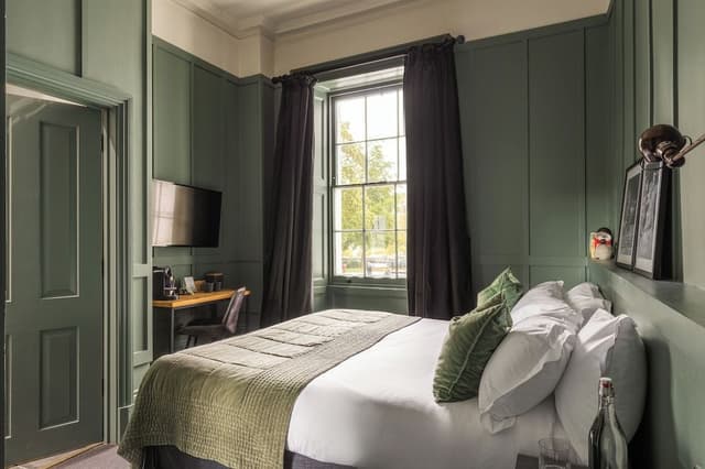 Large Double Room
