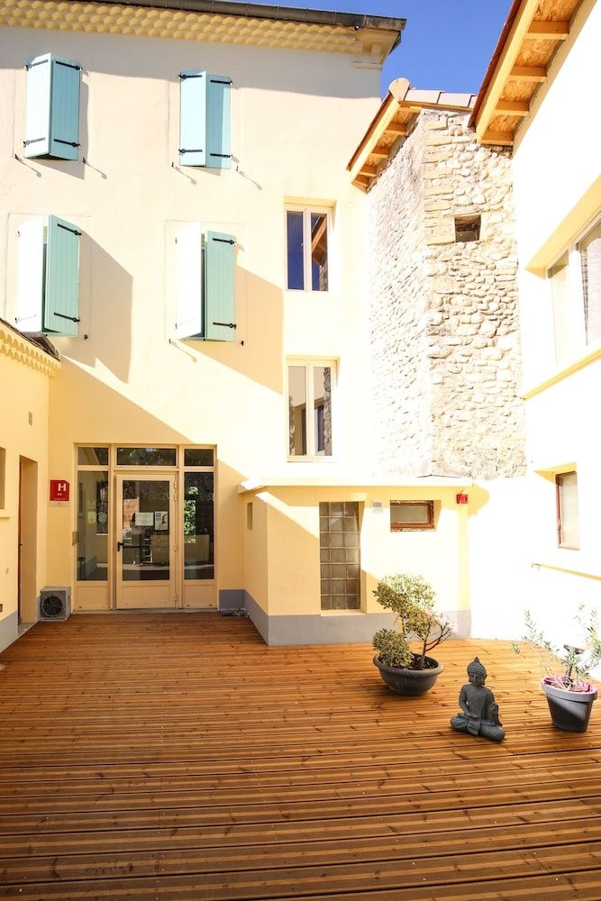 La Petite Auberge0