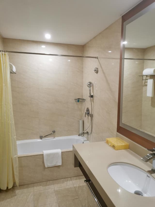 Executive Suite with King Bed